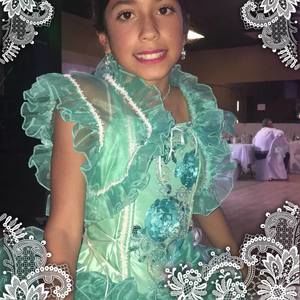 Meet your Posher, Dalia